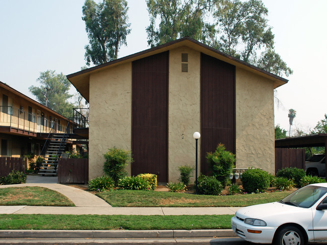 Terrace Manor Apartments in Fresno, CA - Building Photo - Building Photo