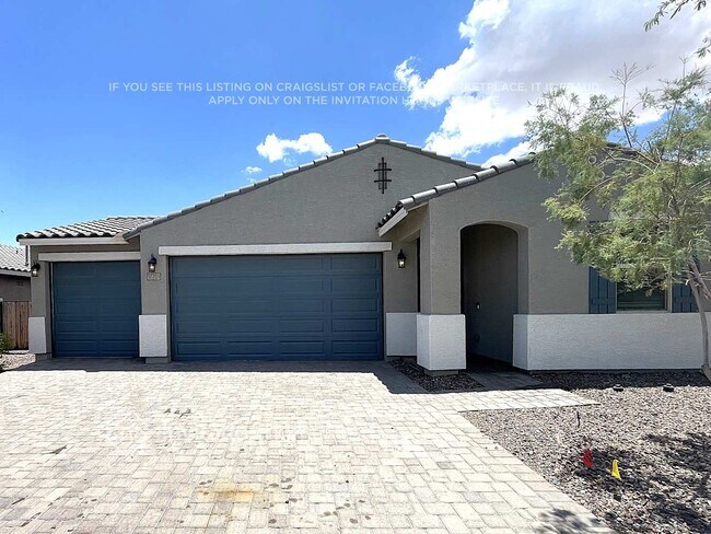 property at 17705 W Pinnacle Vista Dr