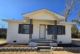 104 Merriman Ave in Greenwood, SC - Building Photo