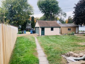 1031 27th Ave SE in Minneapolis, MN - Building Photo - Building Photo