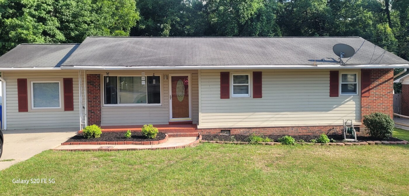 6037 Elstree Pl in Fayetteville, NC - Building Photo