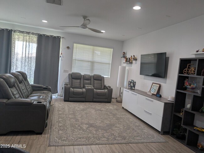 12417 W Wagon Wheel Dr in Glendale, AZ - Foto de edificio - Building Photo