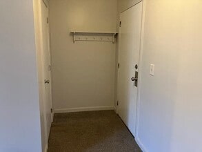 315 Elmwood Dr in Hudson, NH - Building Photo - Building Photo