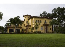 1953 Freedom Dr in Clearwater, FL - Building Photo