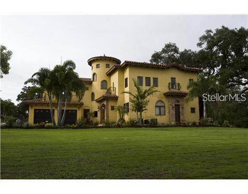 1953 Freedom Dr in Clearwater, FL - Building Photo