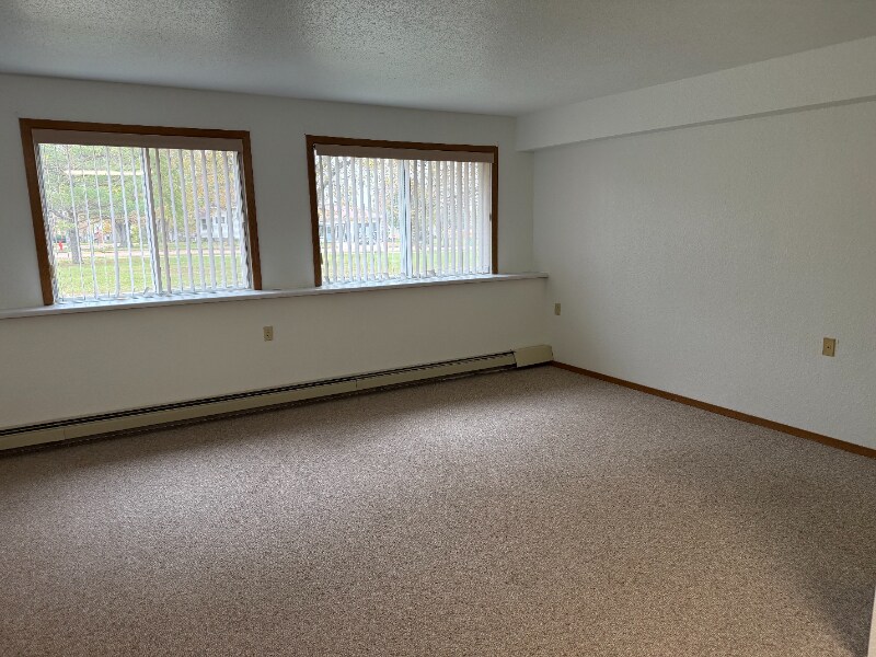 100 Robert Ave in Jasper, MN - Building Photo