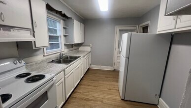 1351 Waverly Ave in Florence, SC - Building Photo - Building Photo