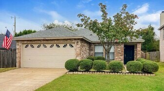 717 King St in Cedar Hill, TX - Building Photo