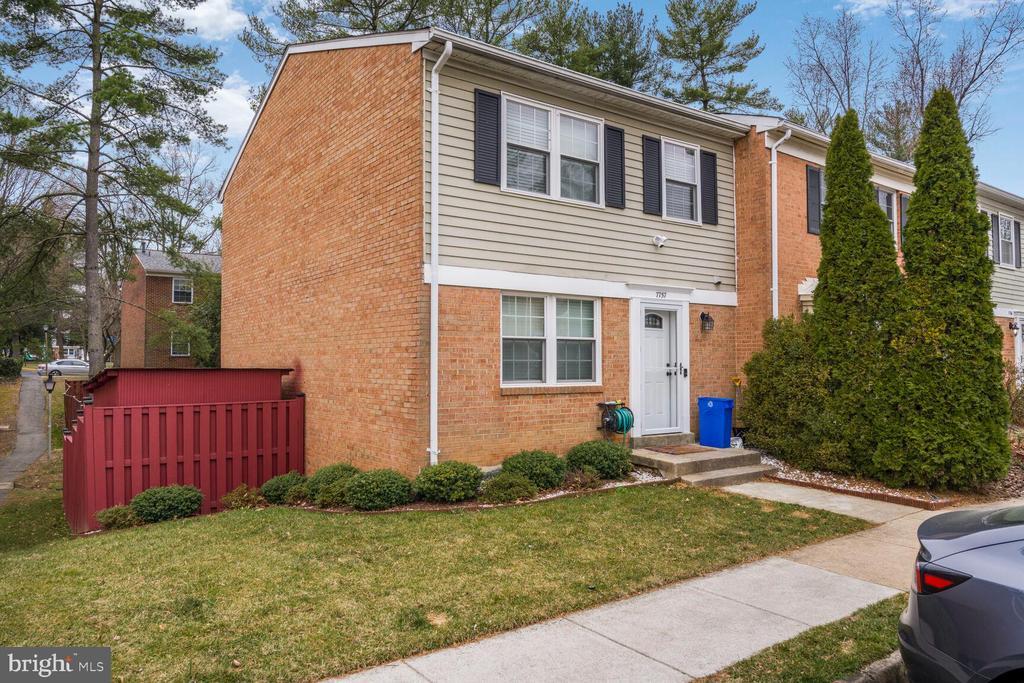 7757 Trevino Ln in Falls Church, VA - Building Photo