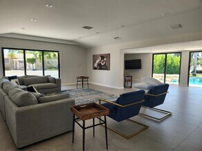 428 Hibiscus St in Hallandale Beach, FL - Building Photo - Building Photo