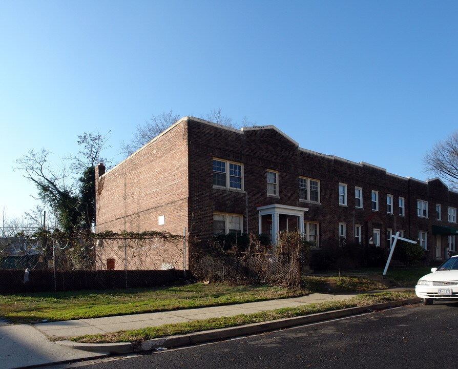 1713 E St NE in Washington, DC - Foto de edificio