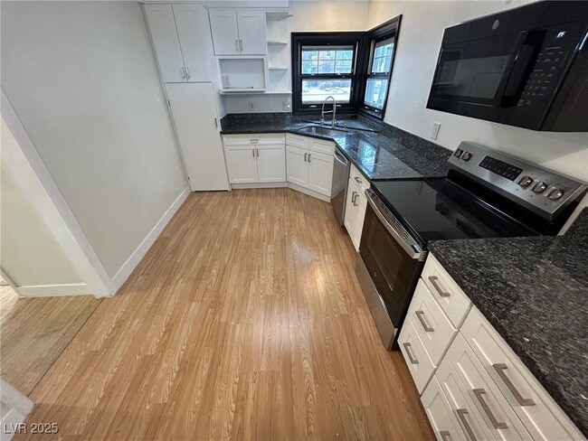 property at 626 S 8th St