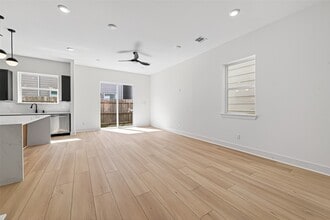 971 Highland Lgt Ln in Houston, TX - Building Photo - Building Photo