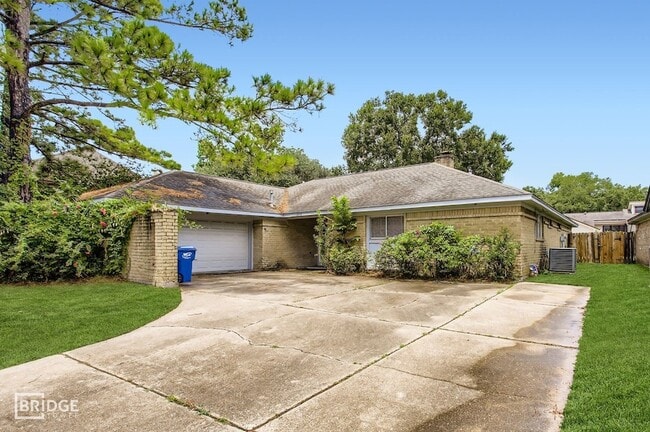 15710 Sandy Hill Dr, Unit G in Houston, TX - Building Photo - Building Photo