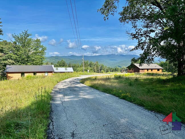 785 Jacobs Rd in East Montpelier, VT - Foto de edificio - Building Photo