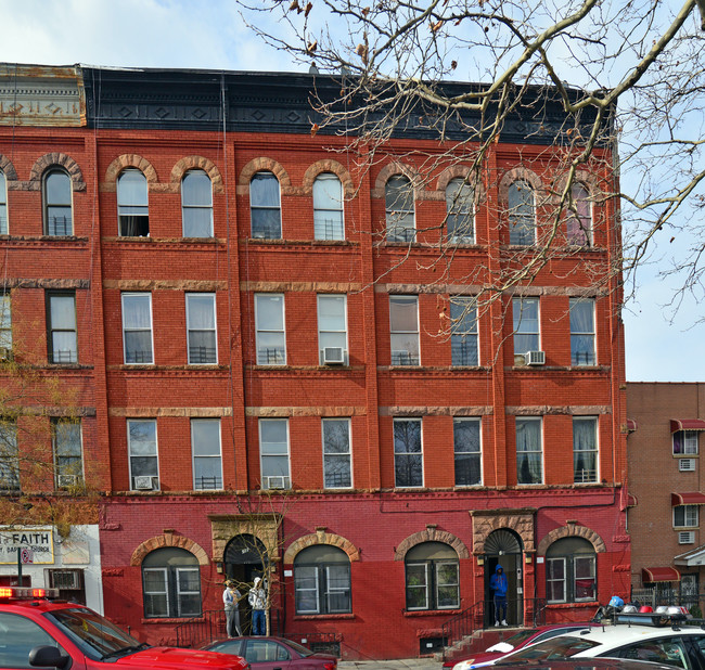 150 Patchen Ave in Brooklyn, NY - Building Photo - Building Photo