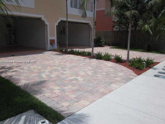 606 SW 10th St-Unit -0 in Fort Lauderdale, FL - Building Photo - Building Photo