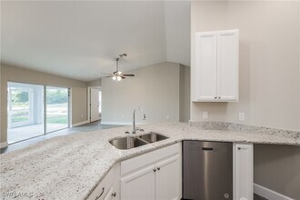 919 Rita Ave N in Lehigh Acres, FL - Foto de edificio - Building Photo