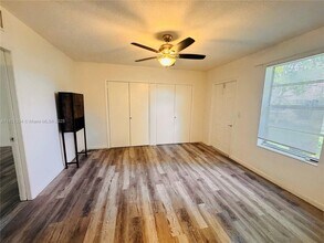 19121 NE 25th Ave-Unit -3 in Miami, FL - Building Photo - Building Photo