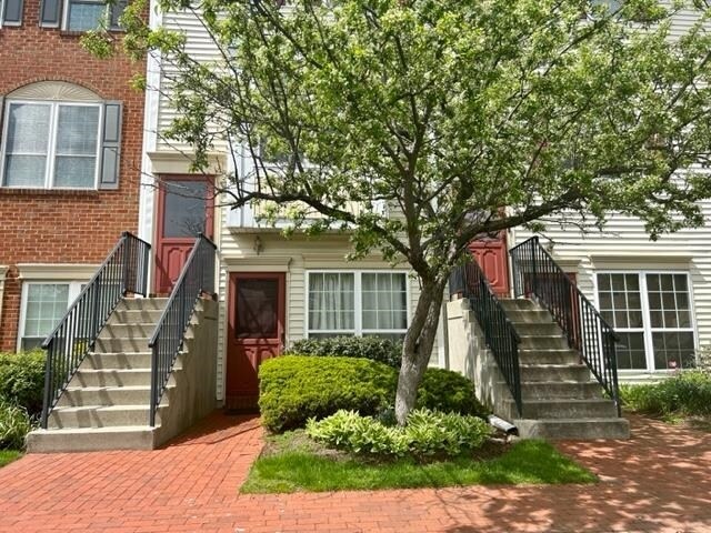 135 Cottonwood St in Jersey City, NJ - Building Photo