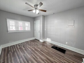 514 W Walnut St in Independence, MO - Building Photo - Building Photo