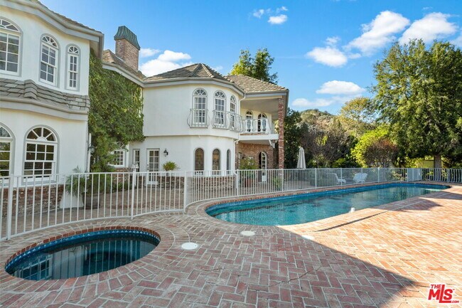 property at 4548 Ellenboro Way