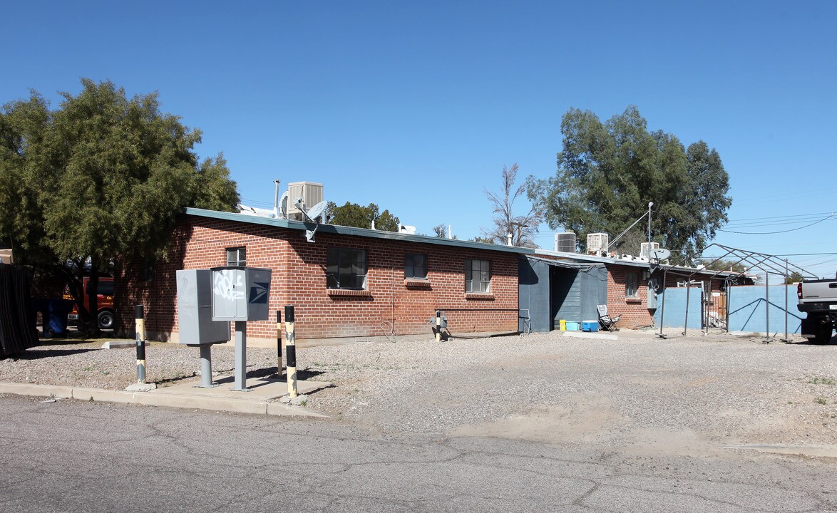 1923 E Spring St in Tucson, AZ - Building Photo