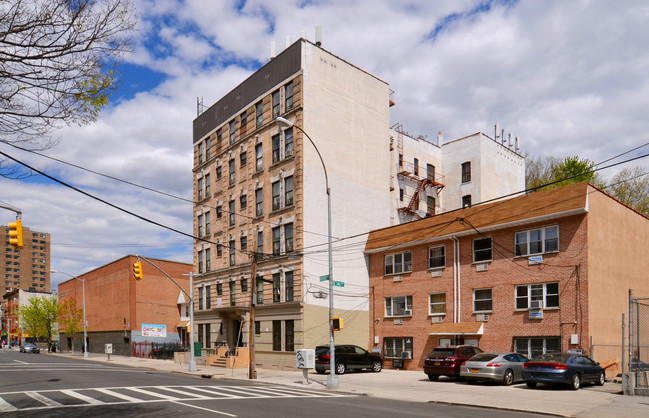 296 Brook Ave in Bronx, NY - Foto de edificio - Building Photo