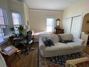 371 Harvard St, Unit 1 in Cambridge, MA - Building Photo - Building Photo