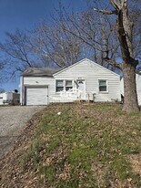 415 Ames Pl, Unit 137 in Ferguson, MO - Building Photo