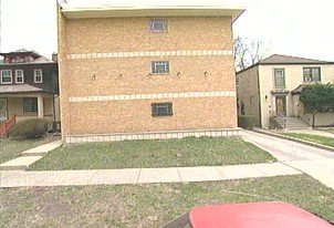 7641-7643 S Saginaw Ave Apartamentos