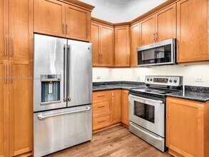 2443 N Meridian Ave in Miami Beach, FL - Foto de edificio - Building Photo