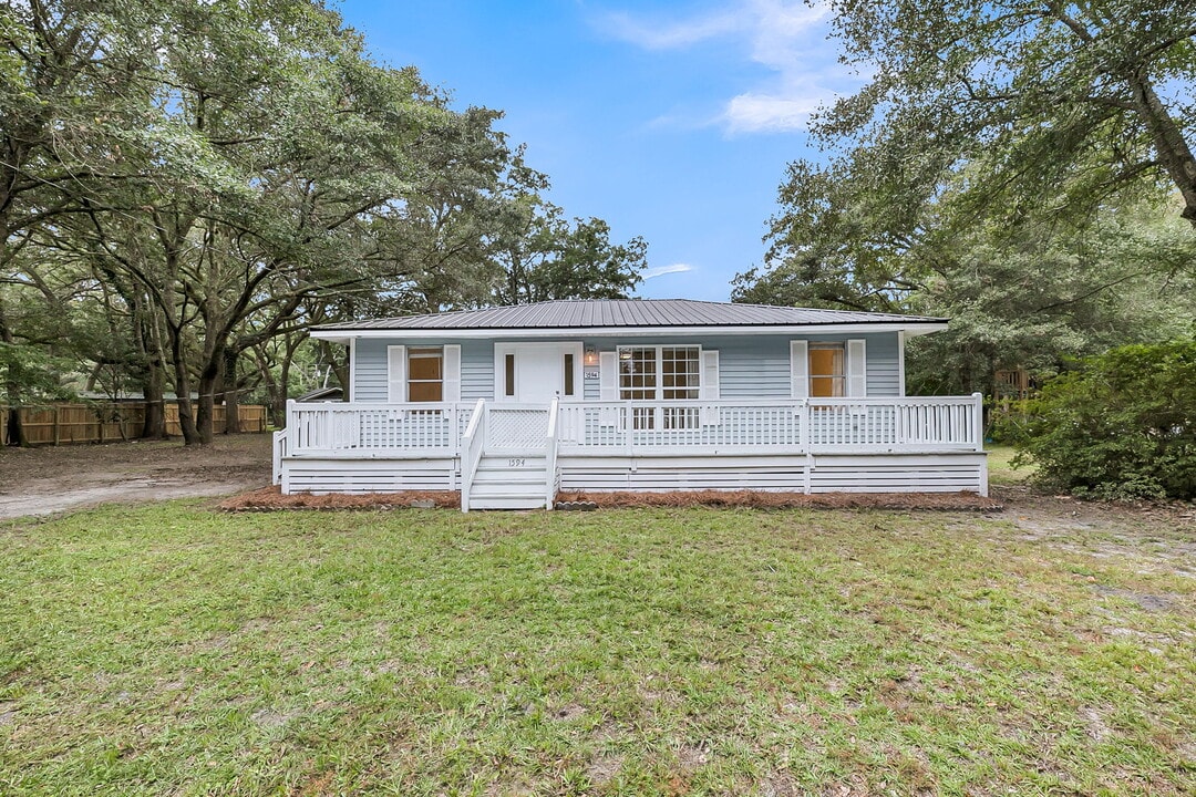 1594 Point Park Dr in Johns Island, SC - Building Photo