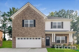 143 Edgefield Ct in Pleasant View, TN - Building Photo