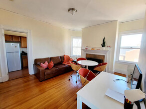 7 Ware St, Unit 2-509 in Cambridge, MA - Building Photo - Building Photo