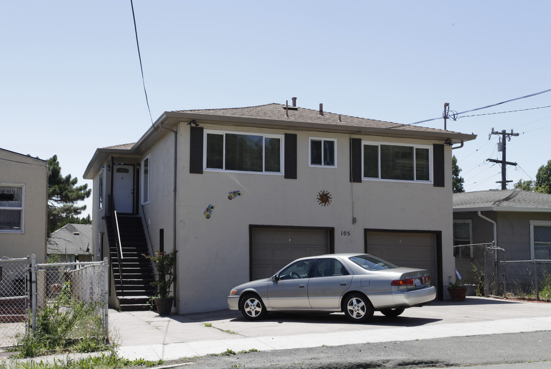 105 Cypress Ave in Vallejo, CA - Building Photo