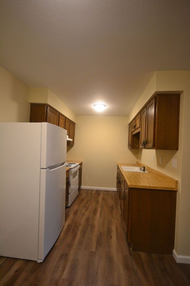 710 Elm Dr in Warsaw, MO - Building Photo - Building Photo