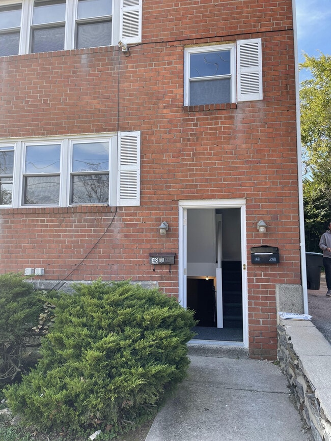 148 Abbey Ter, Unit 1