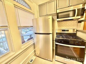 236 Buckingham Pl in Philadelphia, PA - Building Photo - Building Photo