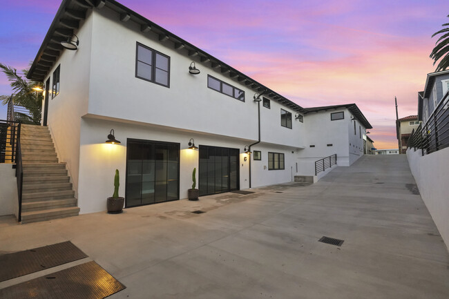 2519 Curtis Ave, Unit D in Redondo Beach, CA - Foto de edificio - Building Photo