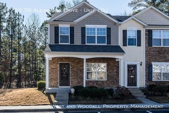 1725 TW Alexander Dr in Durham, NC - Building Photo - Building Photo
