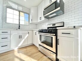 1403 N Vista St in Los Angeles, CA - Building Photo