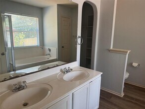 510 Red Tails Dr in Austin, TX - Building Photo - Building Photo