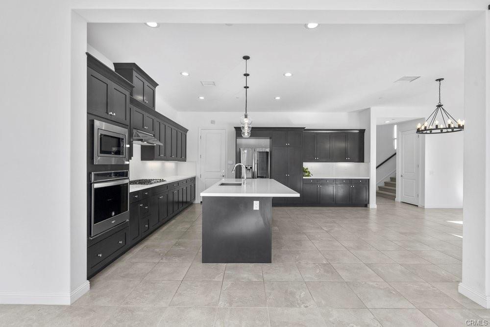 20802 Spruce Cir in Los Angeles, CA - Building Photo