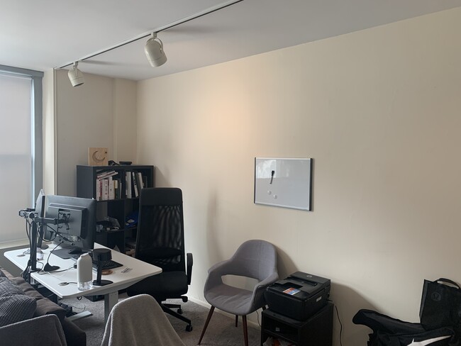 777 N Michigan Ave, Unit 3205 in Chicago, IL - Building Photo - Building Photo