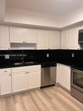 6815 Edgewater Dr in Coral Gables, FL - Building Photo - Building Photo