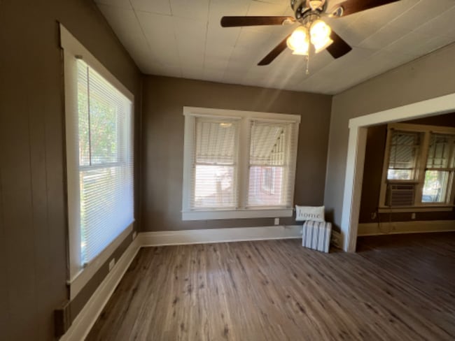 521 W Ridgewood Ct in San Antonio, TX - Building Photo - Building Photo