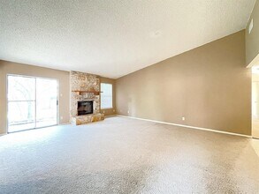 12111 Saxony Ln in Austin, TX - Building Photo - Building Photo