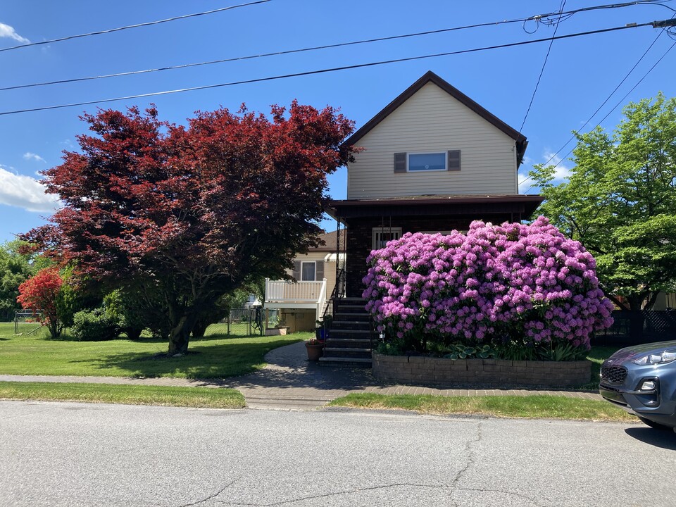 741 Ferdinand St in Scranton, PA - Building Photo