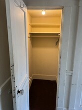 215 Main St in Hyannis, MA - Foto de edificio - Building Photo